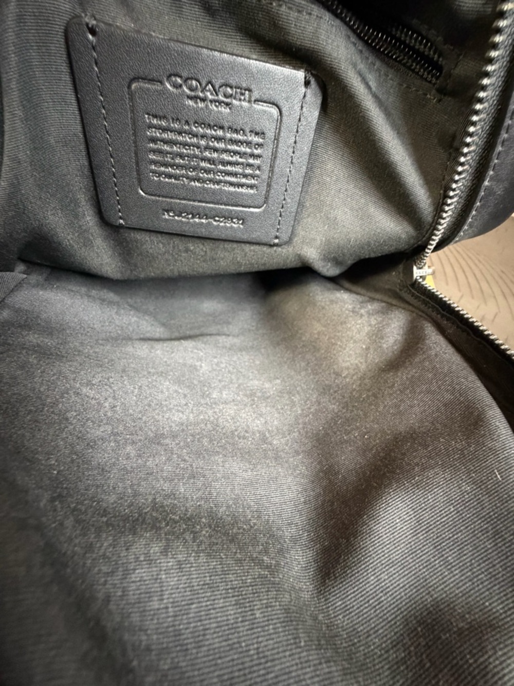 Coach Men’s Graham Pack Crossbody sling bag - Picture 6 of 10